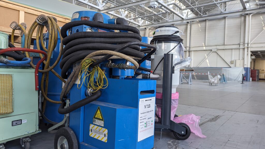 Parc d'aspirateurs industriels en condition sur site client